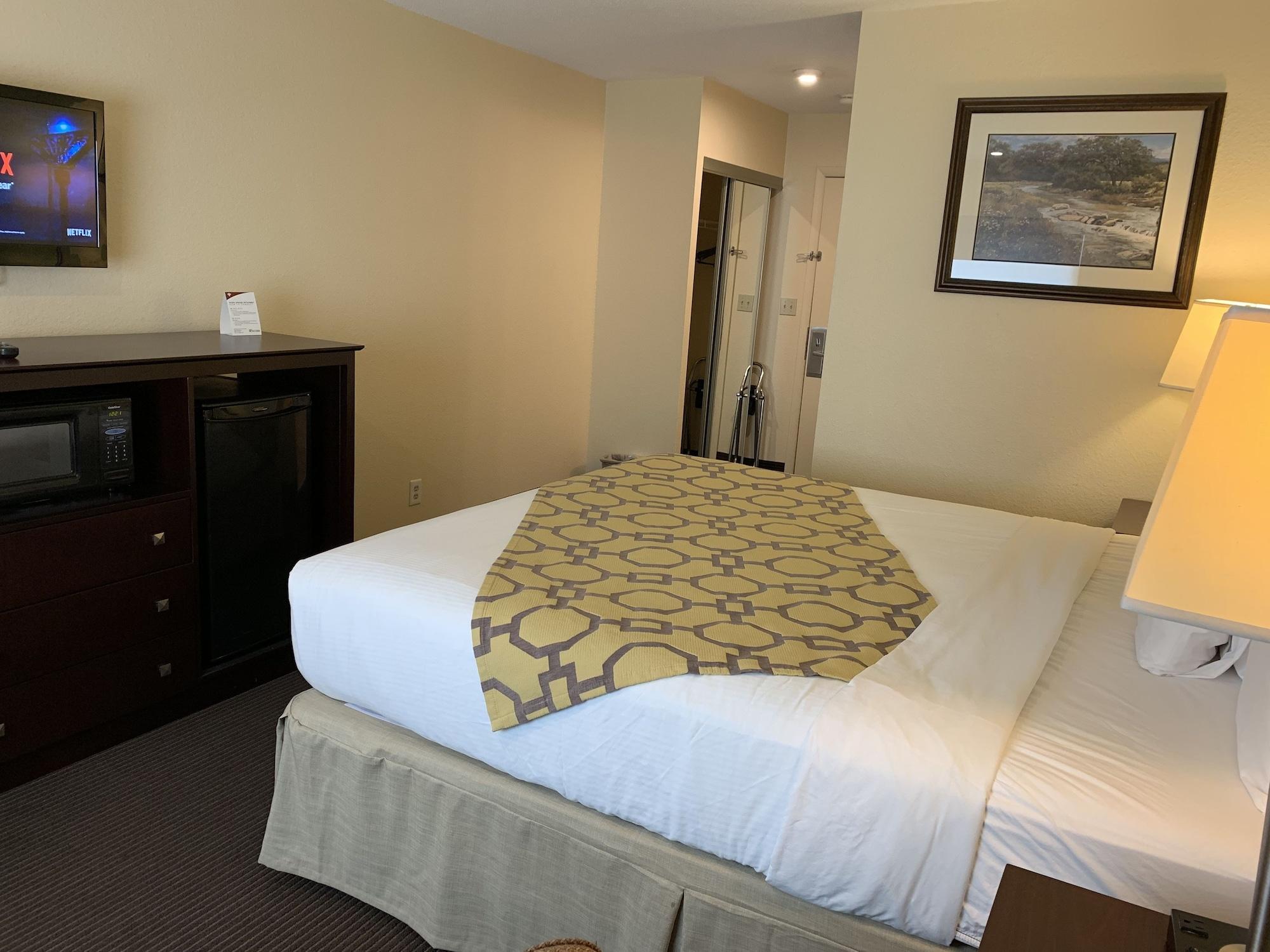 Baymont By Wyndham Jefferson City Extérieur photo