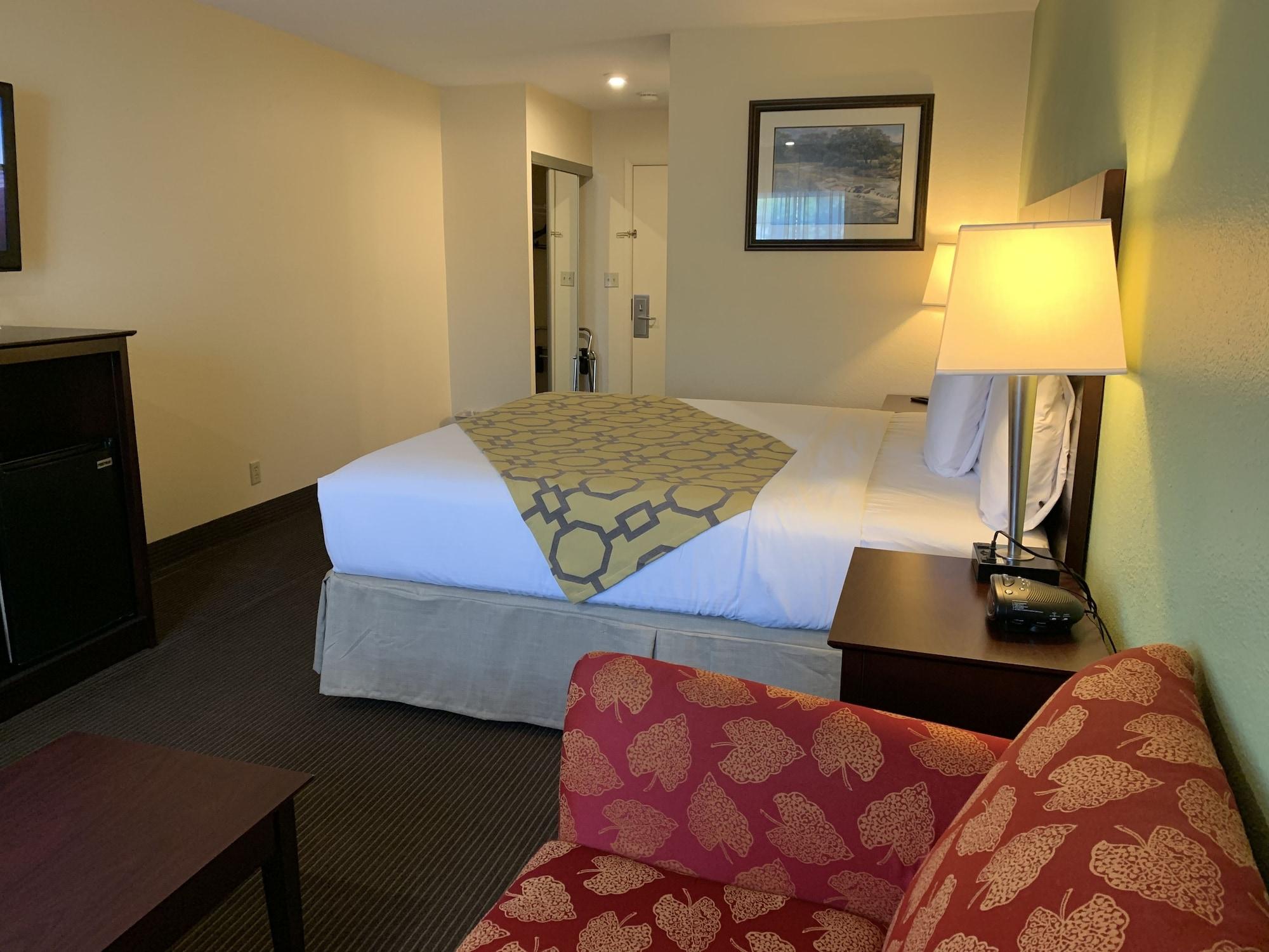 Baymont By Wyndham Jefferson City Extérieur photo