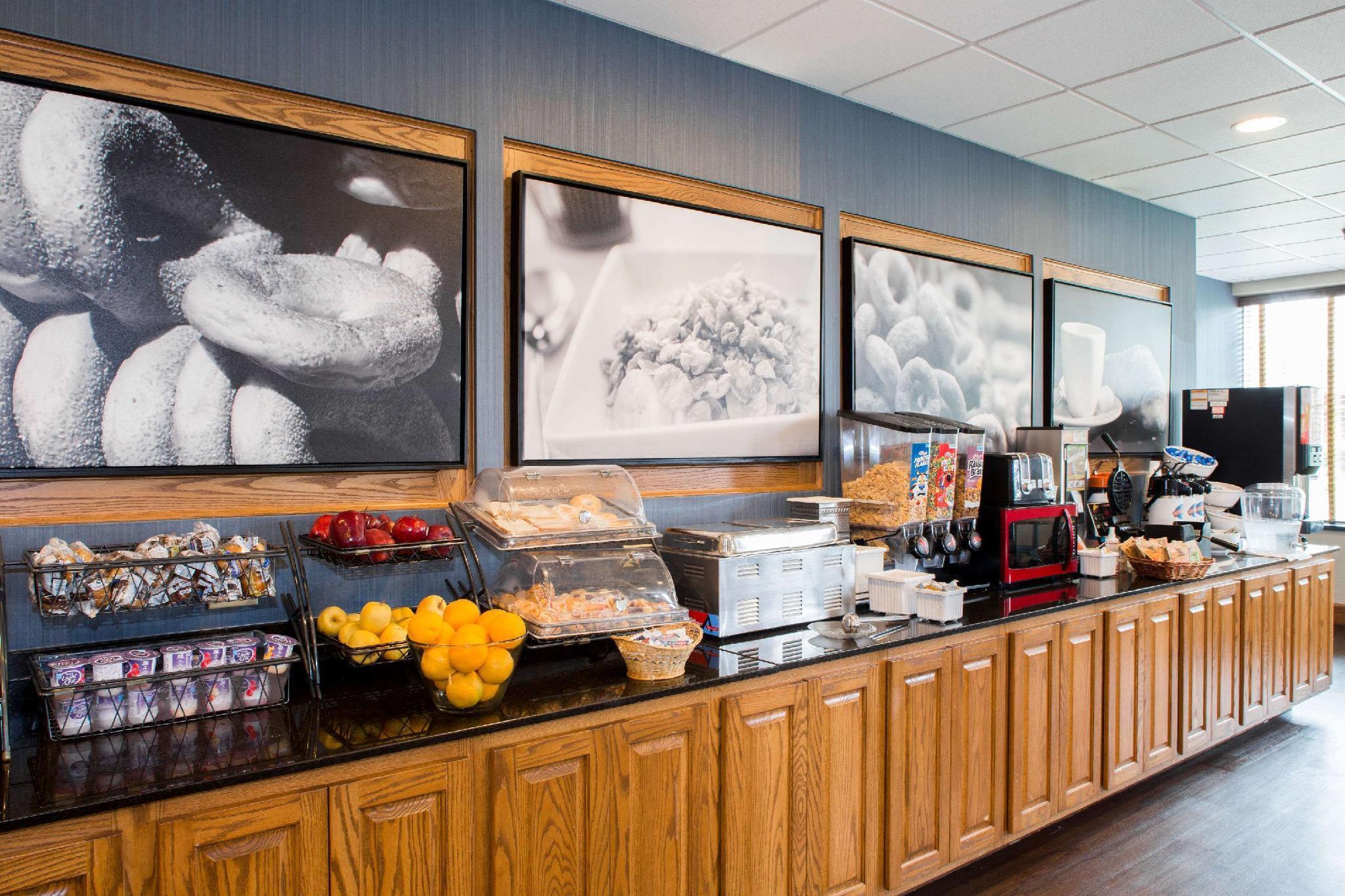 Baymont By Wyndham Jefferson City Extérieur photo