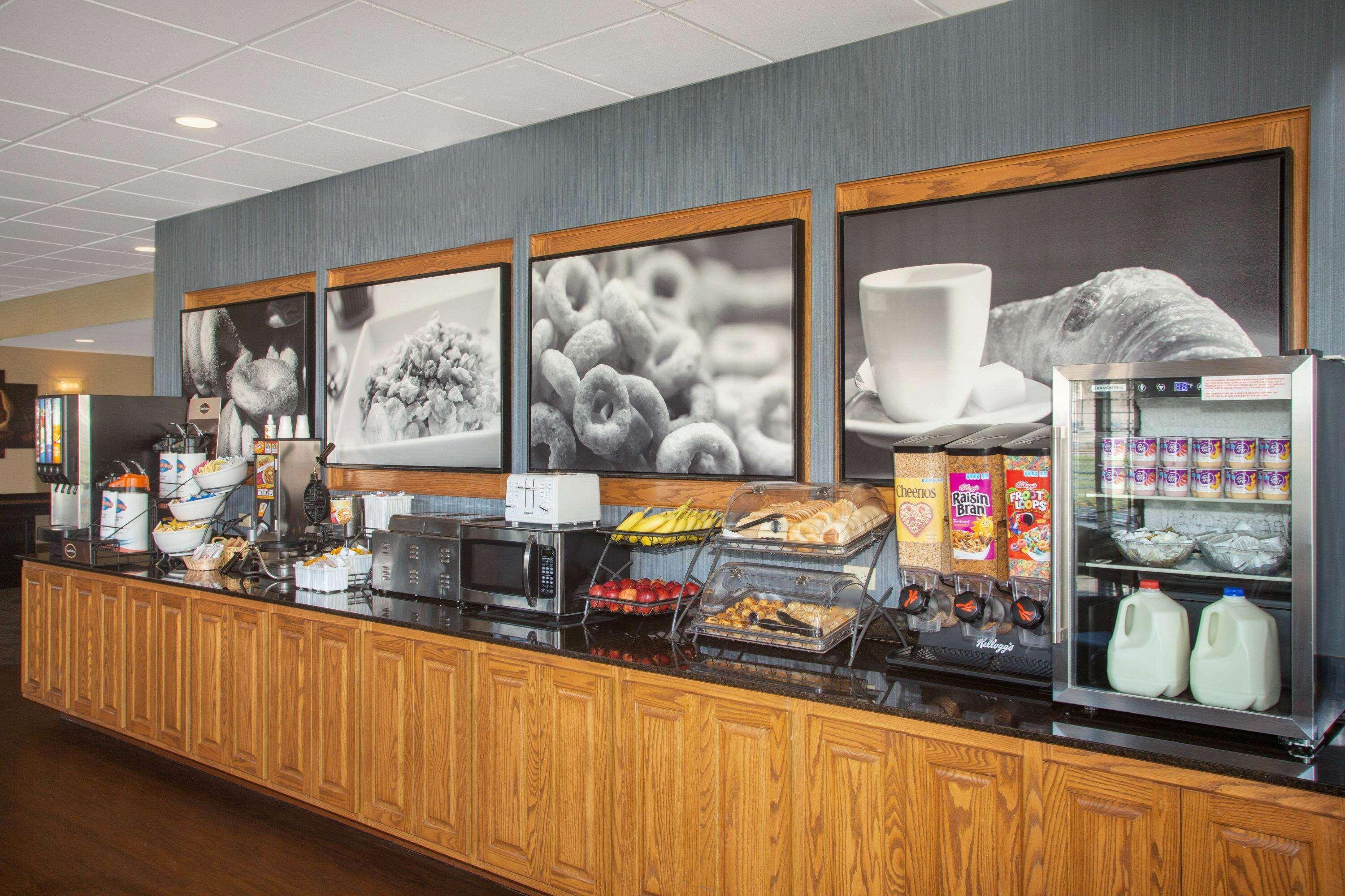 Baymont By Wyndham Jefferson City Extérieur photo
