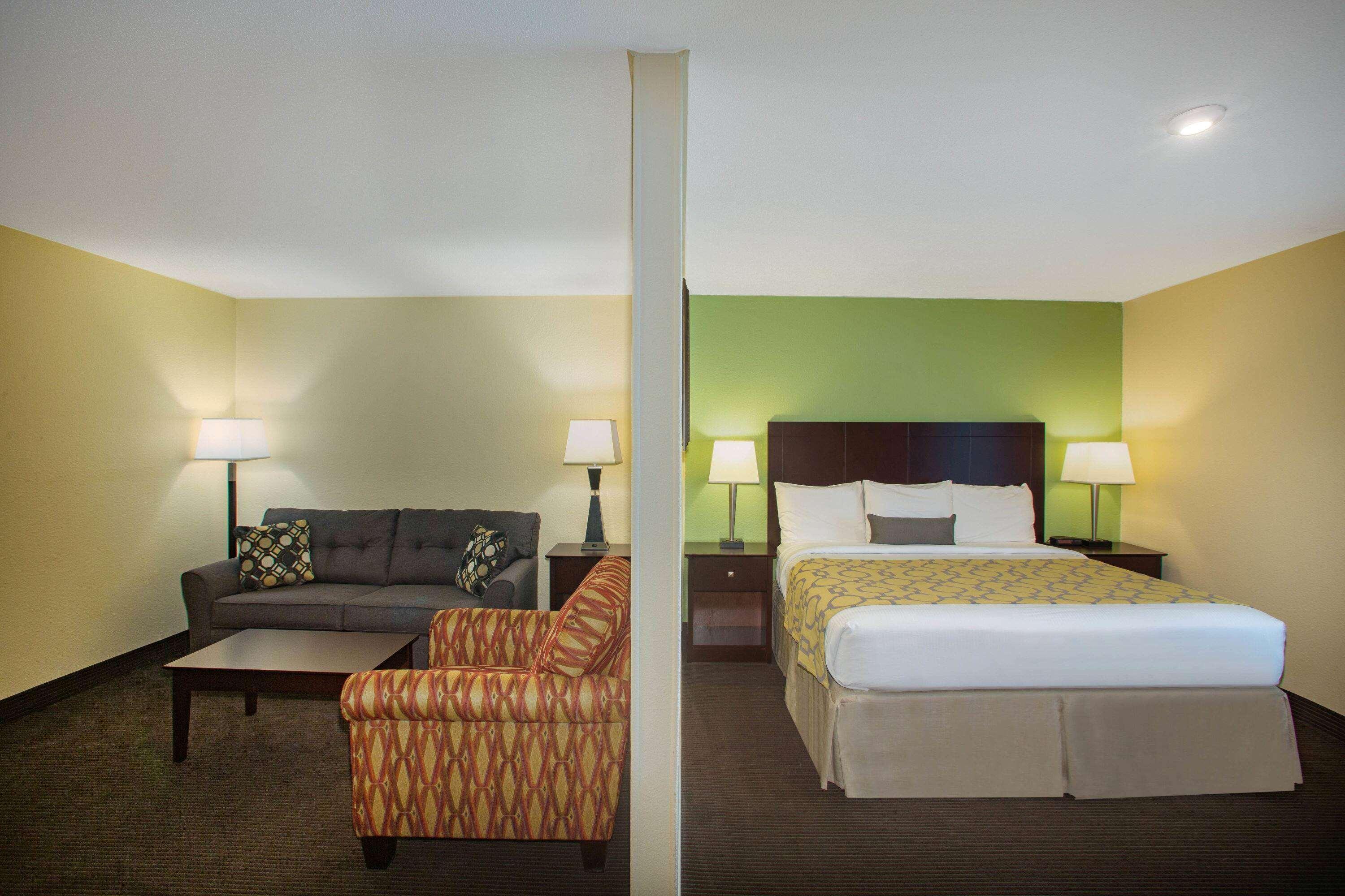 Baymont By Wyndham Jefferson City Extérieur photo