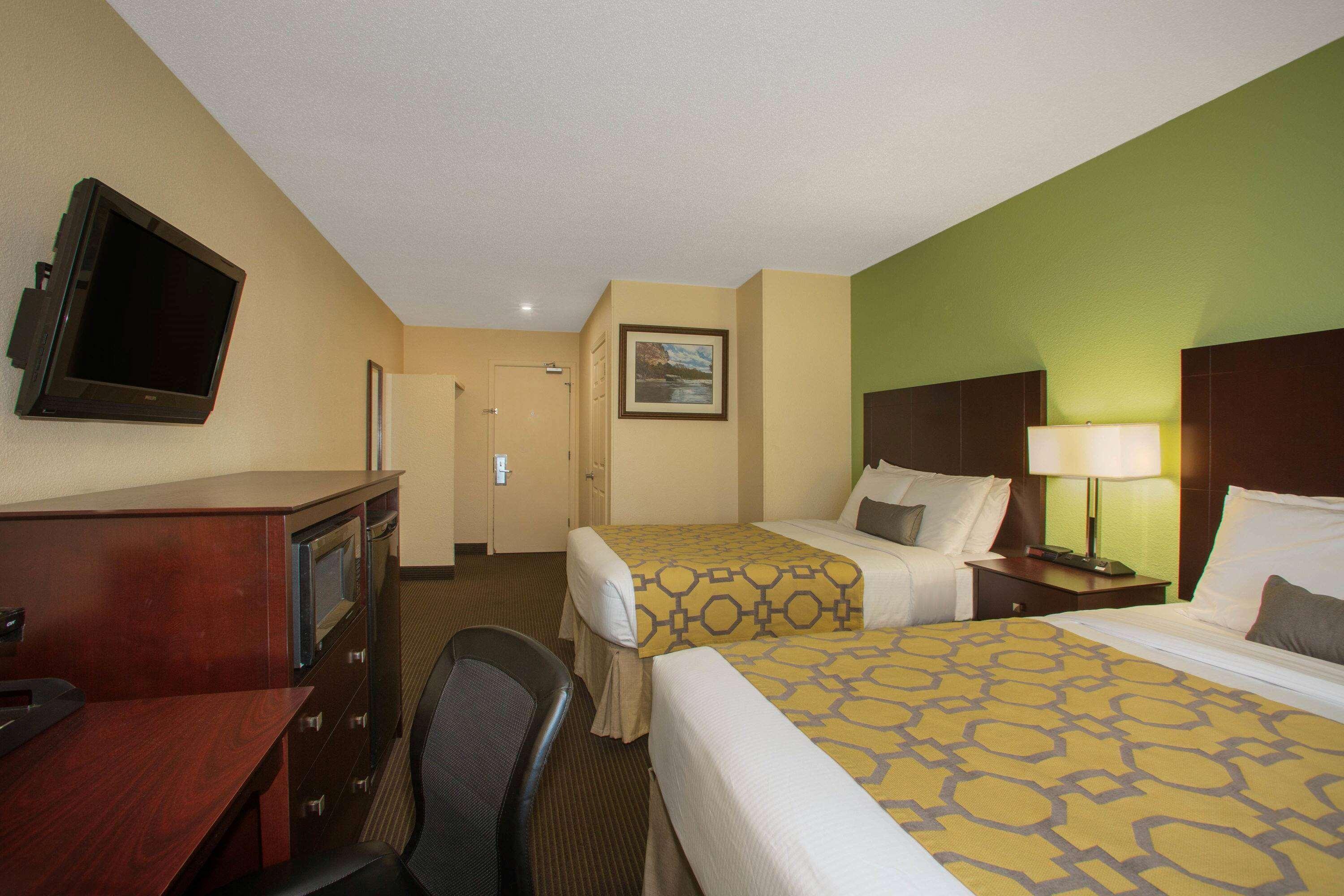 Baymont By Wyndham Jefferson City Extérieur photo